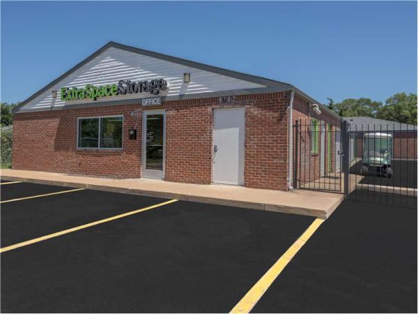 Extra Space Storage - 1061 - St Louis - Halls Ferry Rd