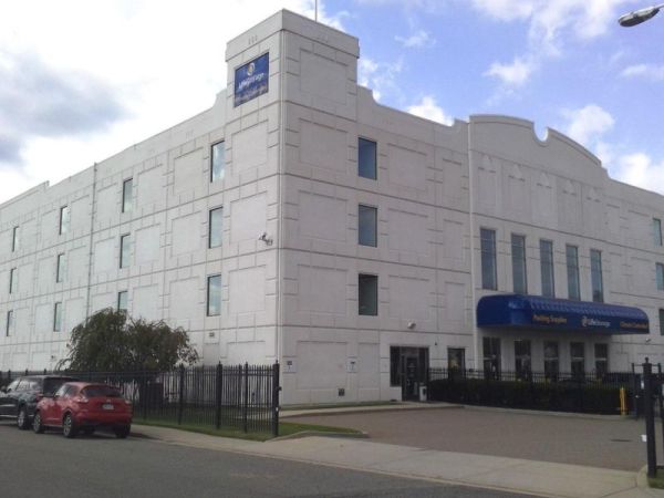 Extra Space Storage - 3341 - Hicksville - John St