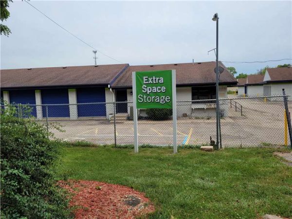 Extra Space Storage - 7660 - Madison - Ski Lane