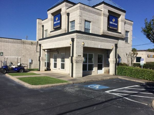 Extra Space Storage - 3139 - Webster - Highway 3