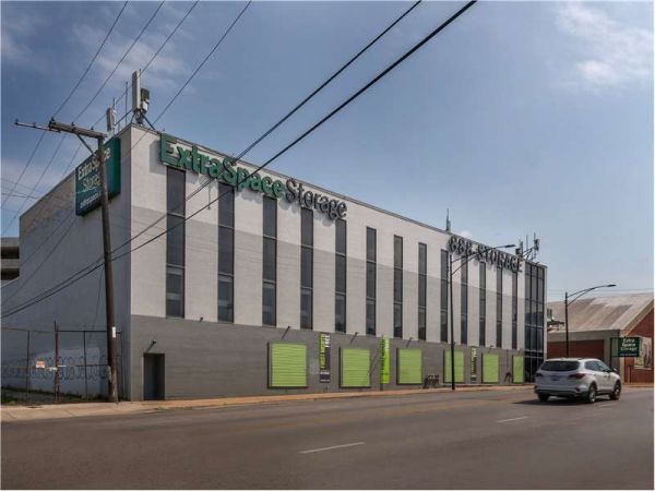 Extra Space Storage - 0685 - Chicago - W Fullerton Ave