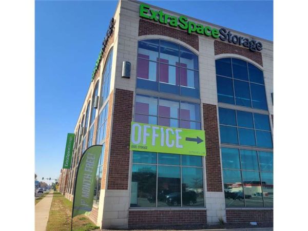 Extra Space Storage - 2025 - Chicago - Touhy Ave