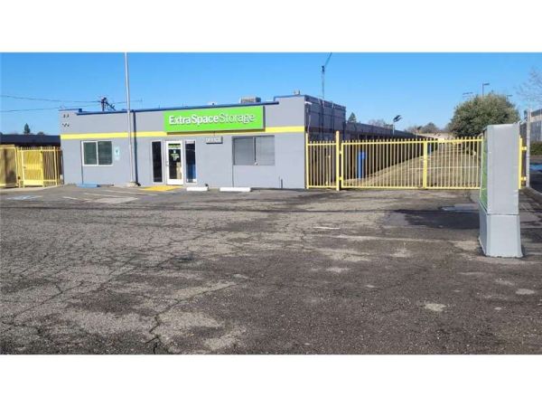 Extra Space Storage - 7908 - Rancho Cordova - Folsom Blvd