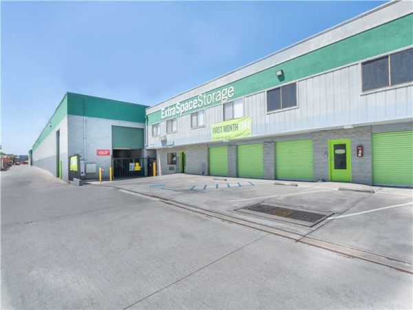Extra Space Storage - 8321 - National City - 20th St