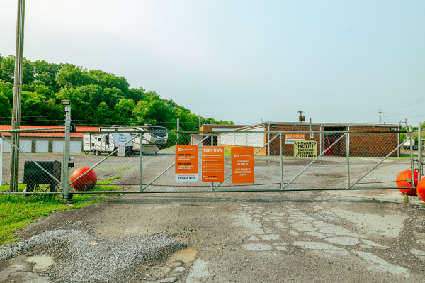 Mini Mall Storage - Kingsport - Brookside School