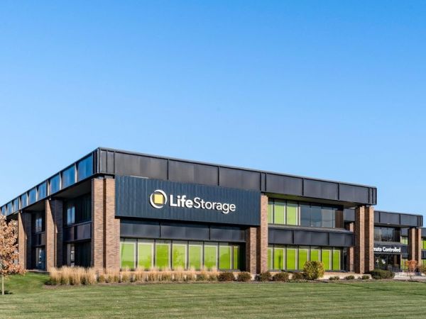 Extra Space Storage - 3466 - Glenview - Milwaukee Ave