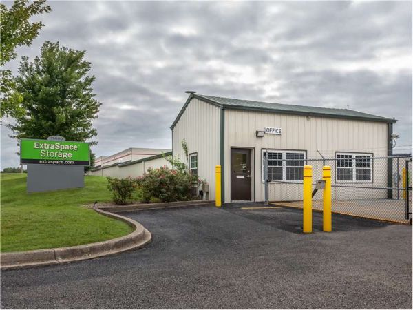 Extra Space Storage - 8535 - Louisville - Blankenbaker Access Dr