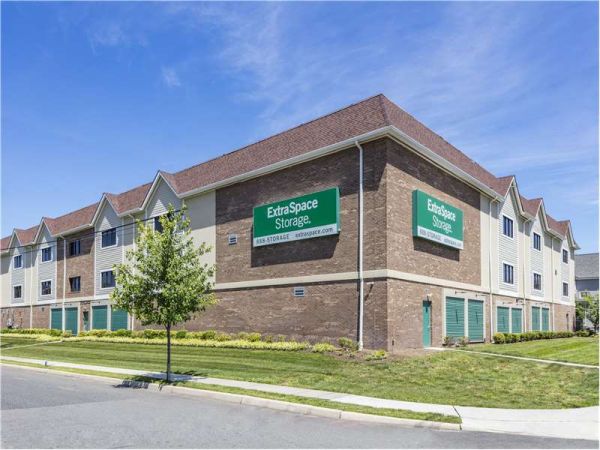 Extra Space Storage - 8351 - Hackensack - Railroad Ave