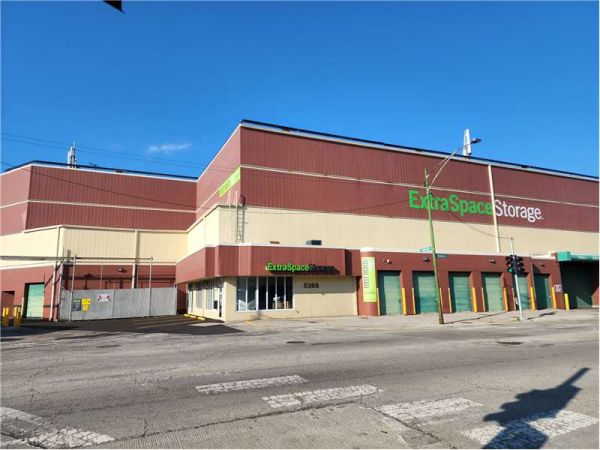 Extra Space Storage - 8385 - Chicago - N Northwest Hwy