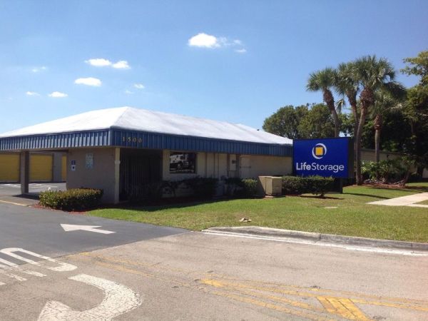 Extra Space Storage - 3135 - Pompano Beach - West Sample Road