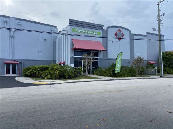 Extra Space Storage - 7985 - Fort Lauderdale - 1st Ave