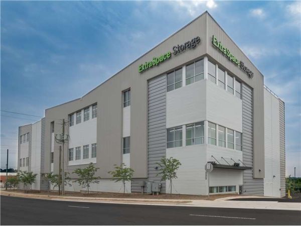 Extra Space Storage - 8866 - Charlotte - North Graham St