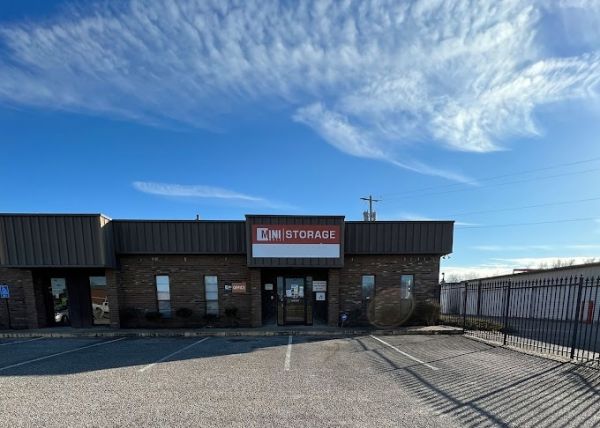 Mini Mall Storage - Covington