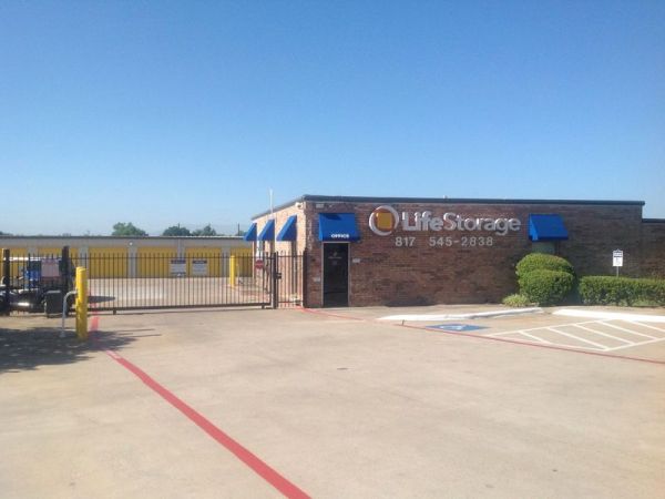 Extra Space Storage - 3142 - Euless - Euless Blvd