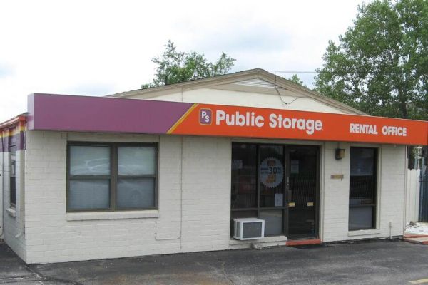 Public Storage - Wichita - 1930 S Woodlawn Street