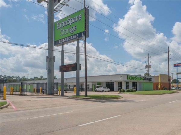 Extra Space Storage - 0306 - Spring - I-45 North