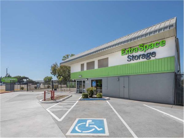 Extra Space Storage - 0253 - Sacramento - Florin Rd