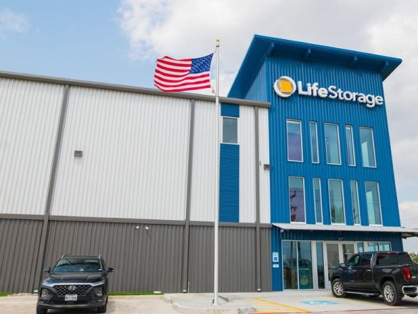 Extra Space Storage - 3922 - McAllen - Trenton Rd