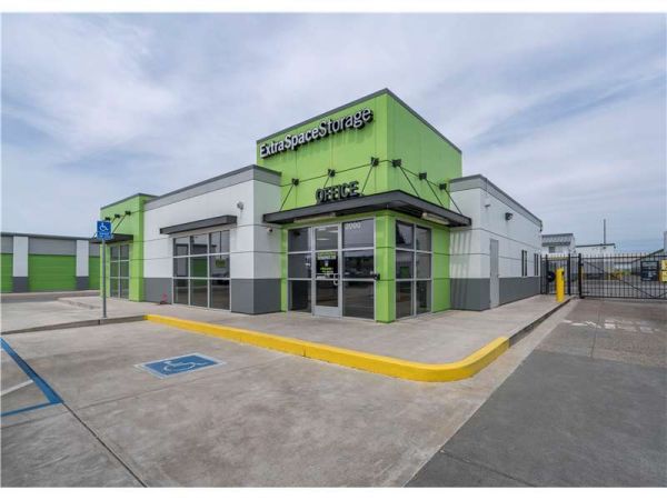 Extra Space Storage - 1377 - San Leandro - Doolittle Dr