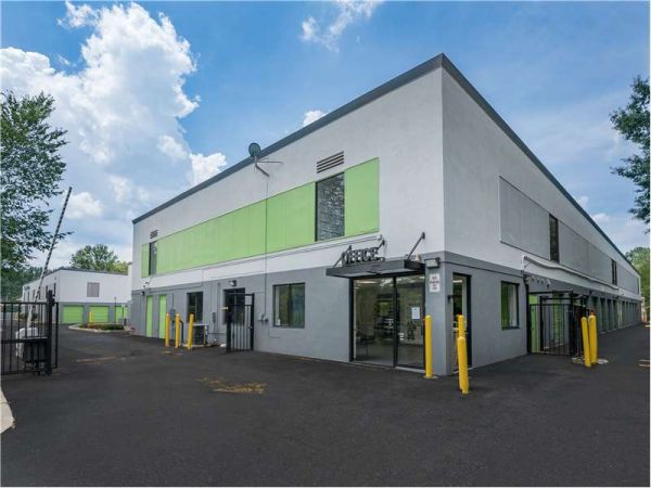 Extra Space Storage - 0828 - Falls Church - Hollywood Rd