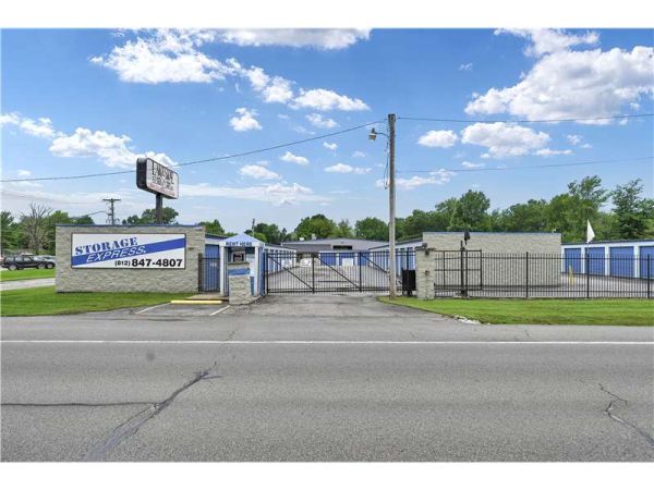 Extra Space Storage - 2103 - Linton - 13th St