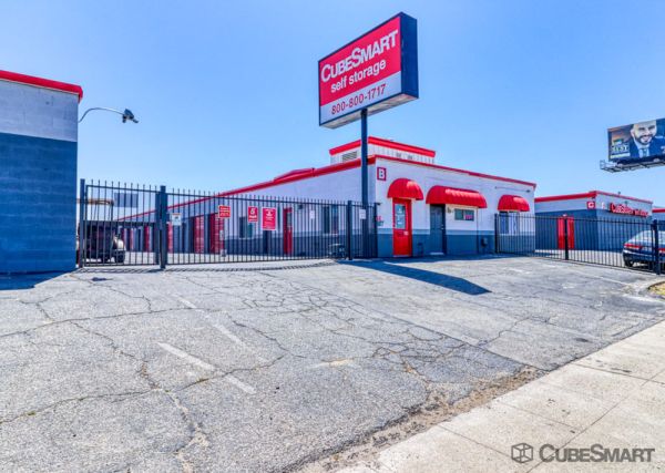 CubeSmart Self Storage - CA Fresno North Clovis Ave