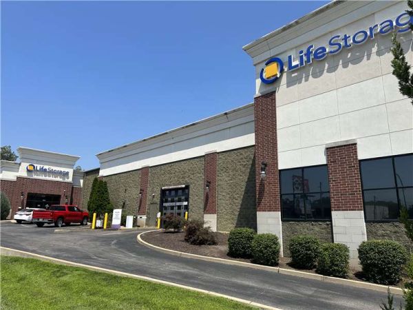 Extra Space Storage - 3743 - St Louis - Chippewa St
