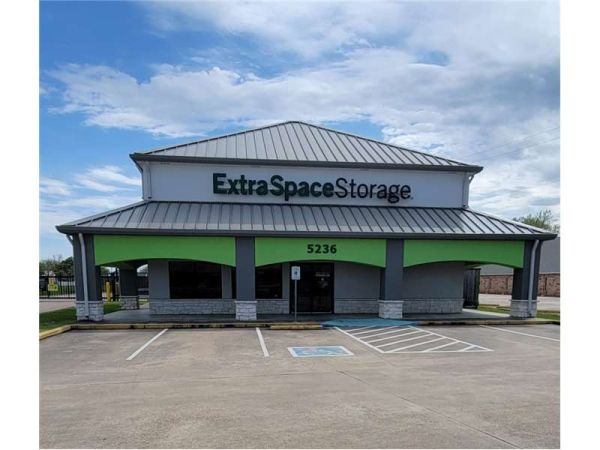 Extra Space Storage - 8157 - Baytown - East Freeway