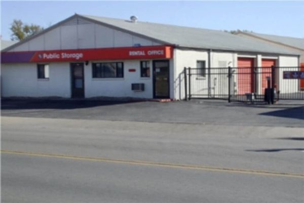 Public Storage - Wichita - 3515 W Maple Street
