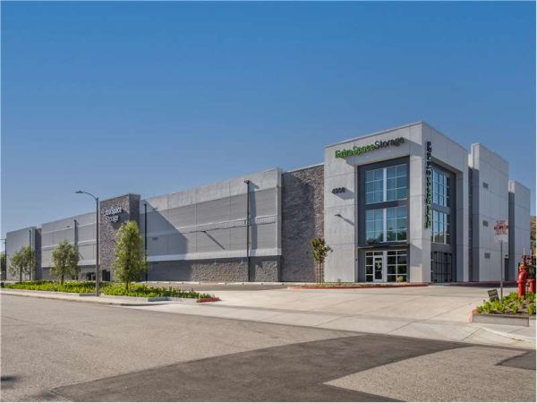 Extra Space Storage - 1275 - Simi Valley - Industrial St