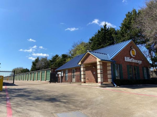 Extra Space Storage - 3791 - Grand Prairie - Westchester Pkwy