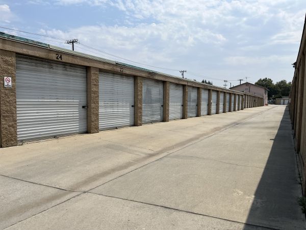 US Storage Centers - Pomona - County Rd
