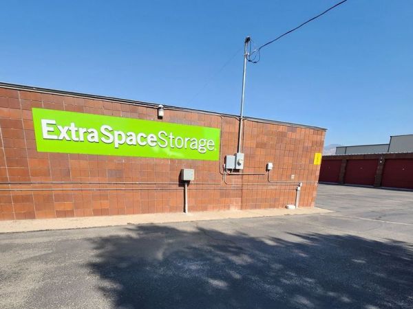Extra Space Storage - 6449 - Logan - W 200 S