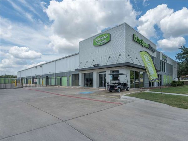 Extra Space Storage - 1387 - San Antonio - DeZavala Rd