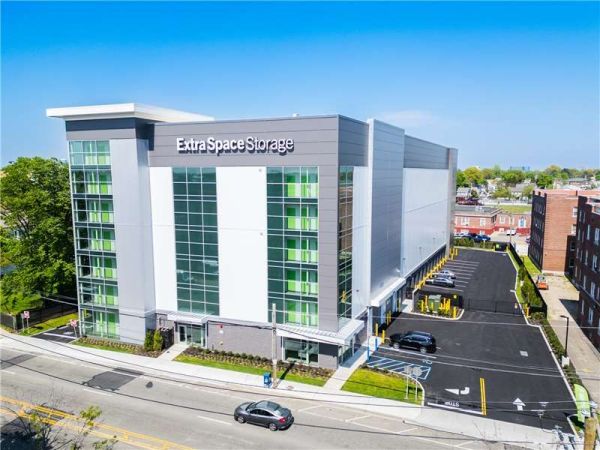 Extra Space Storage - 6377 - Hempstead - Greenwich St