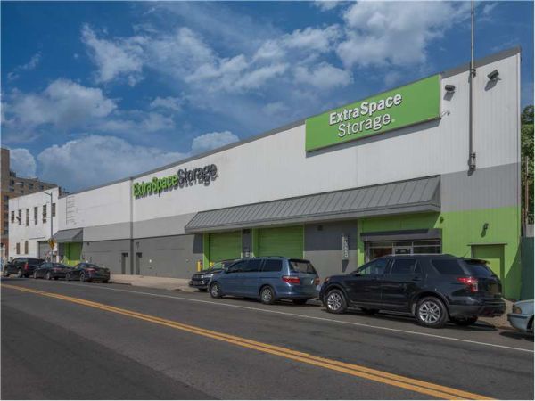 Extra Space Storage - 1918 - Bronx - W Farms Road