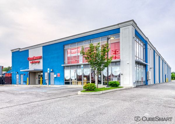 CubeSmart Self Storage - NY Deer Park Long Island Avenue