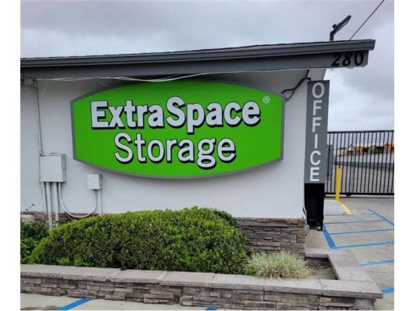 Extra Space Storage - 1983 - Santa Ana - Sullivan St