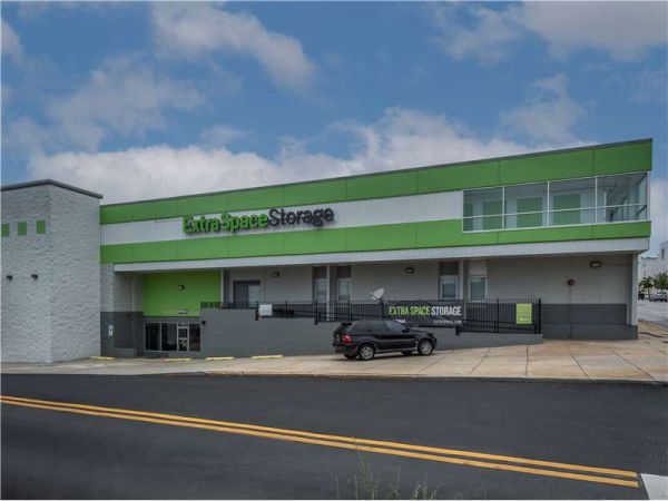 Extra Space Storage - 1439 - Baltimore - N Howard St