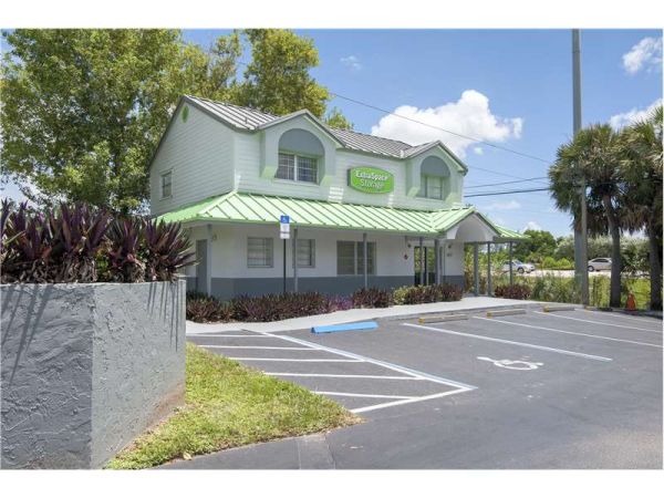 Extra Space Storage - 1682 - Davie - State Road 7