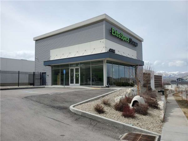 Extra Space Storage - 8764 - Bluffdale - Royal Mile Rd