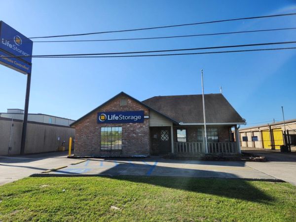 Extra Space Storage - 3207 - Baton Rouge - Florida Blvd.