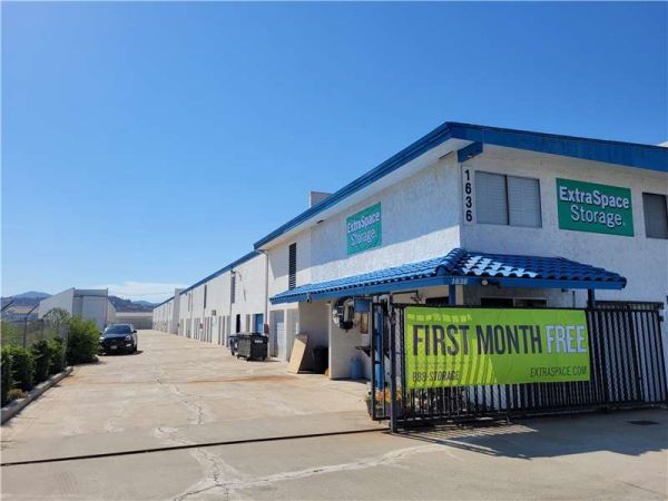 Extra Space Storage - 7987 - El Cajon - Magnolia Ave