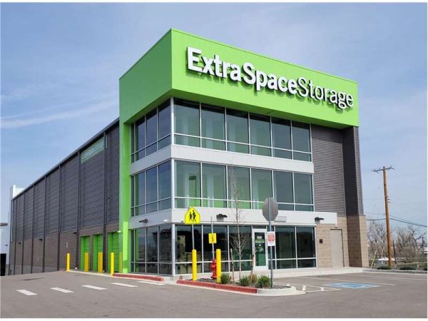 Extra Space Storage - 2030 - Englewood - S Santa Fe Dr
