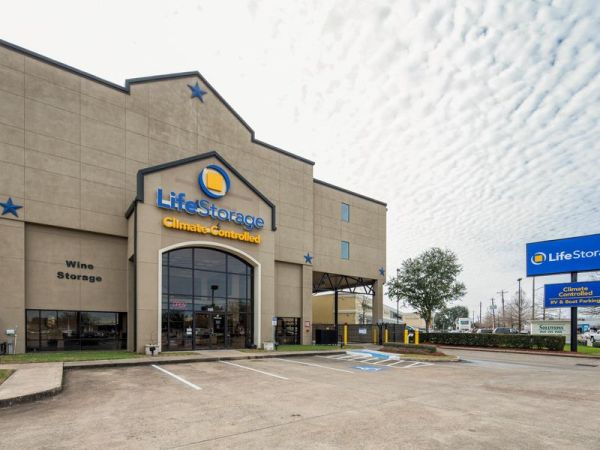 Extra Space Storage - 3190 - Houston - Bissonnet St