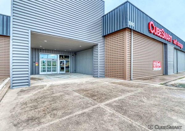 CubeSmart Self Storage -Factory Outlet Drive