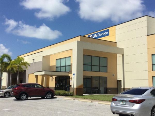 Extra Space Storage - 3877 - Naples - Goodlette-Frank Rd