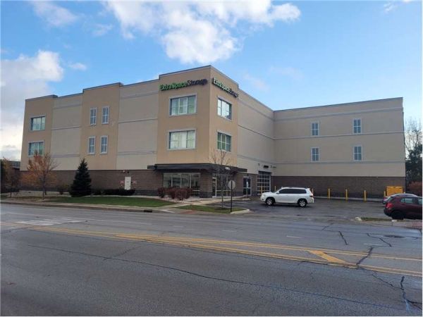 Extra Space Storage - 3407 - Lombard - Saint Charles Rd