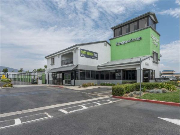 Extra Space Storage - 1478 - Fontana - 14750 Foothill Blvd