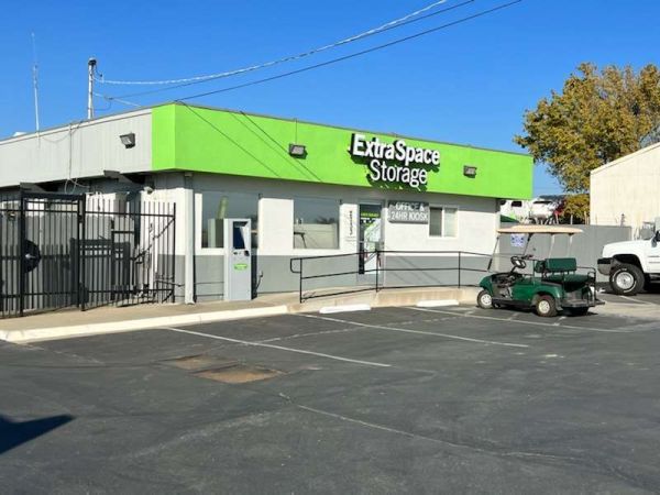 Extra Space Storage - 0484 - North Highlands - Elkhorn Blvd